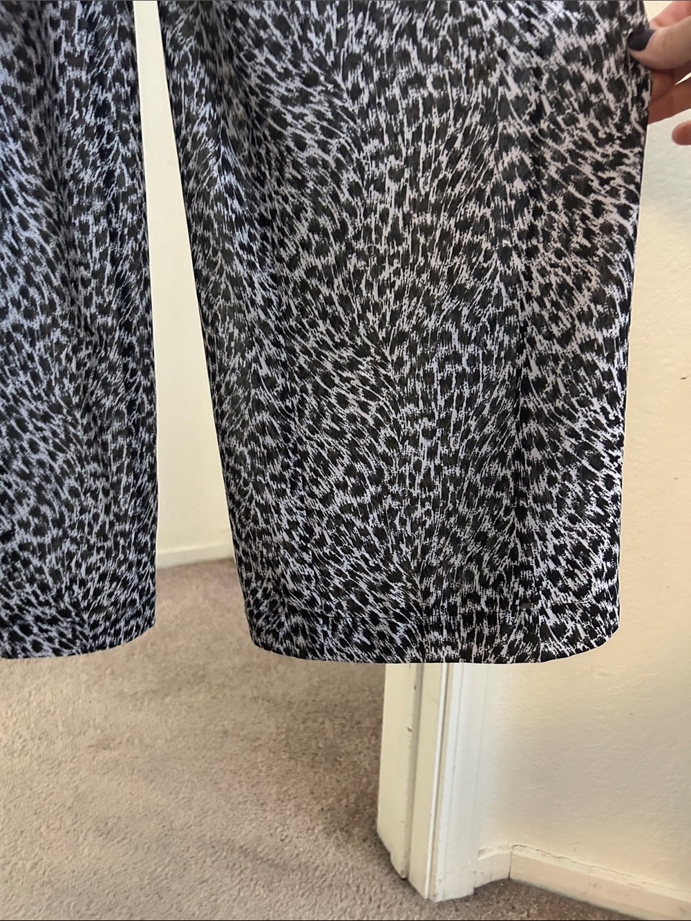 Michael Kors Black & White Animal Print Printed Sleeveless Jumpsuit EUC - Picture 4 of 5